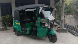 Bajaj RE 2015