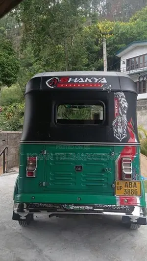 Bajaj RE 2015