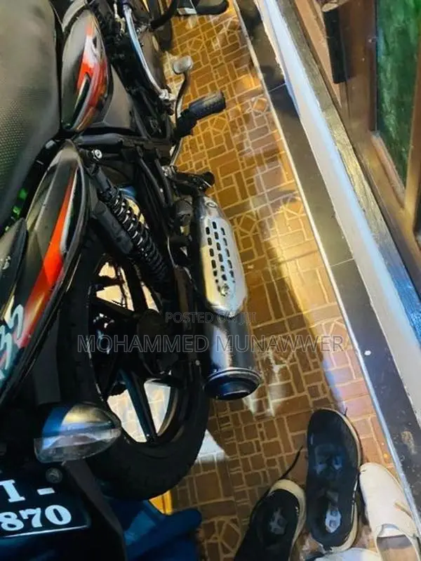 Bajaj Discover 2012