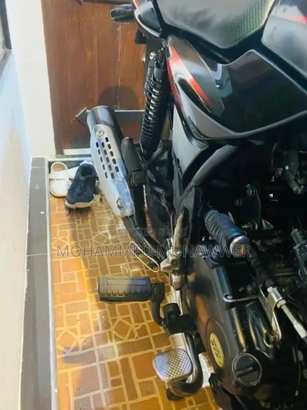 Bajaj Discover 2012