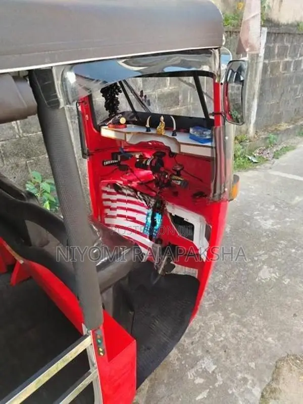Bajaj RE 2003