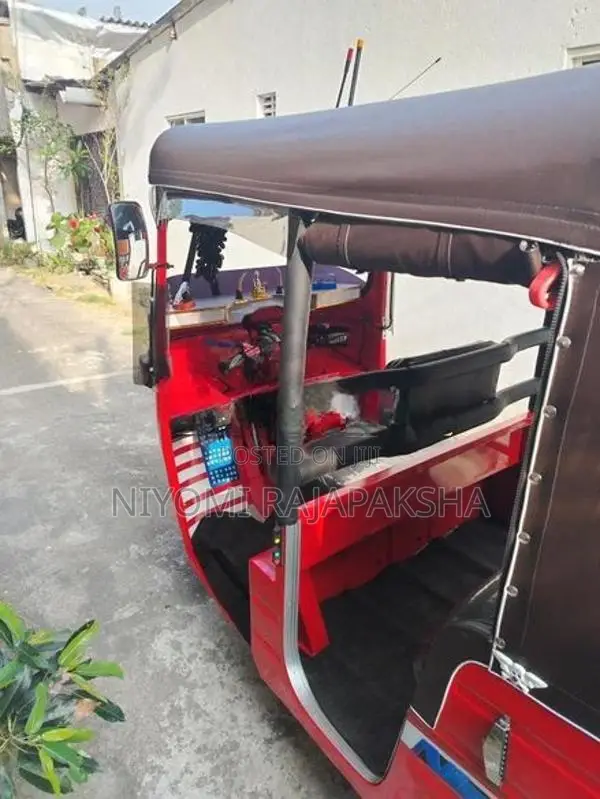 Bajaj RE 2003