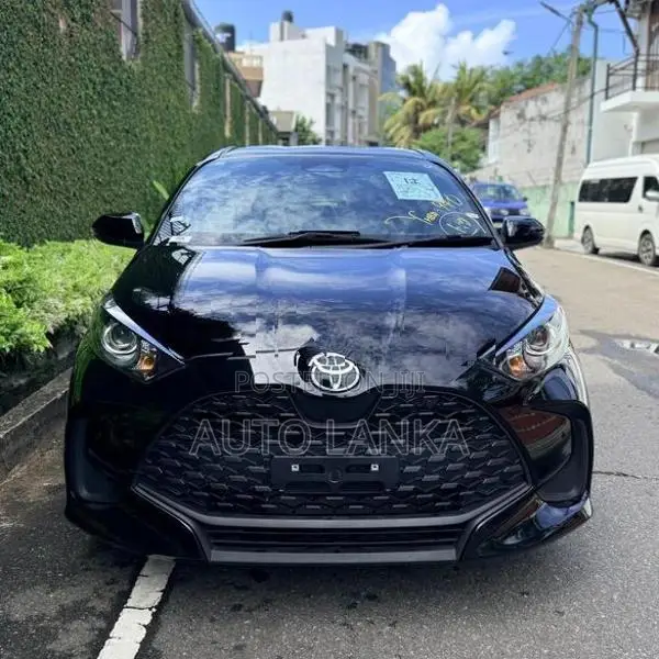 Toyota Yaris X Grade Black 2025
