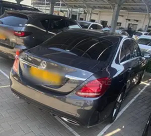 Mercedes Benz C200 2015