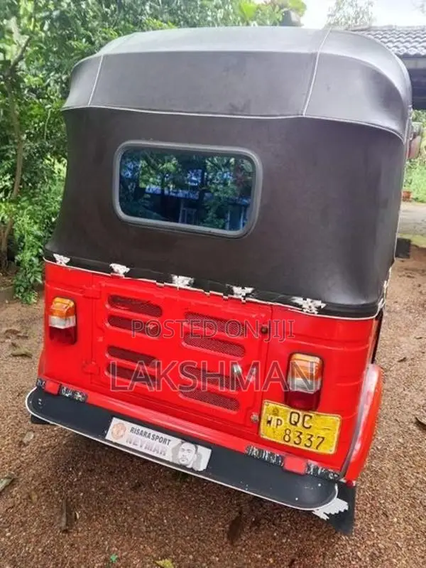 Bajaj RE 2005