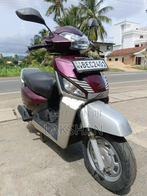 Mahindra Gusto 2017