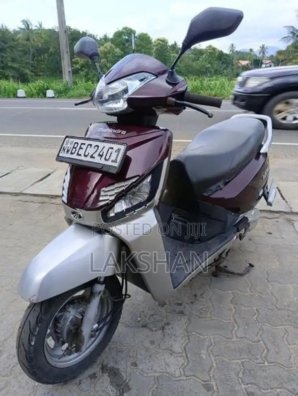 Mahindra Gusto 2017