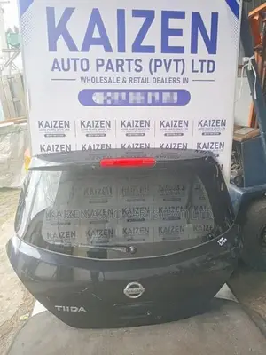 Nissan Tiida Complete Dicky Door