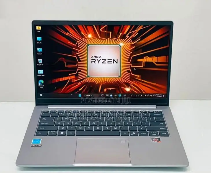 ExpertBook Ryzen 7 7735HS 16GB RAM 512GB NVMe SSD