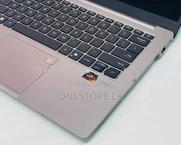 ExpertBook Ryzen 7 7735HS 16GB RAM 512GB NVMe SSD