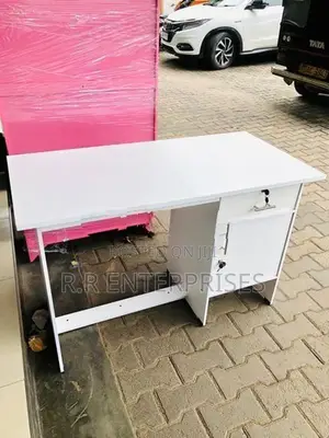 New 4*2 Ft White Melamine Office Table