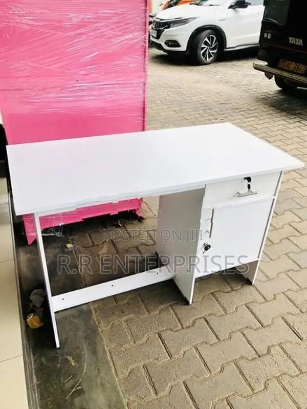 New 4*2 Ft White Melamine Office Table