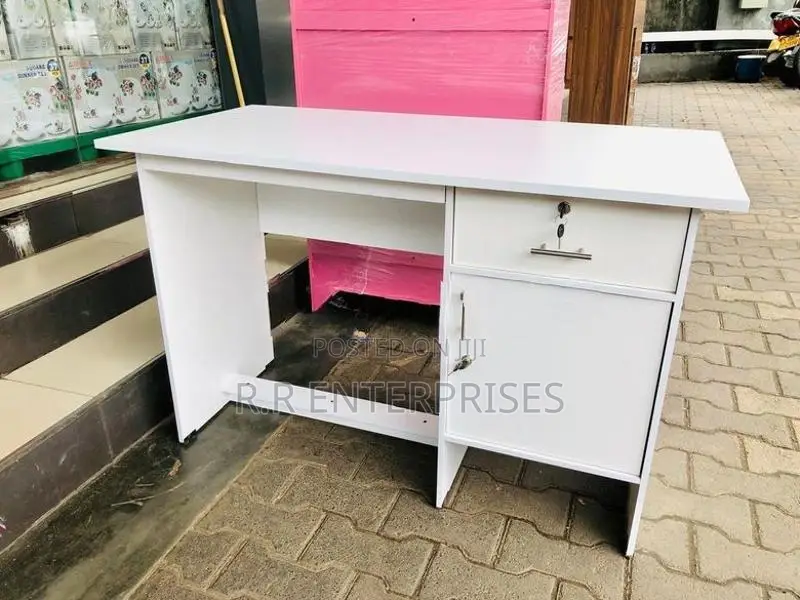 New 4*2 Ft White Melamine Office Table