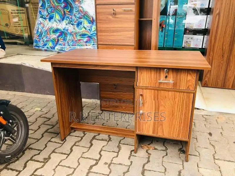 New 4*2 Ft Brown Melamine Office Table