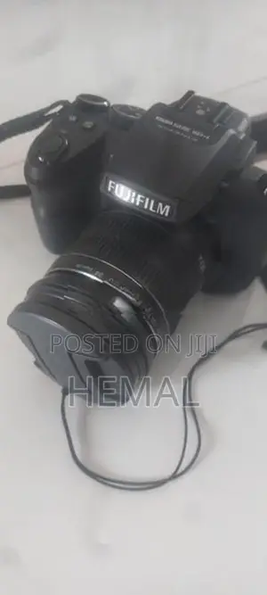 Fujifilm FinePix HS35EXR 16.3MP Digital Camera