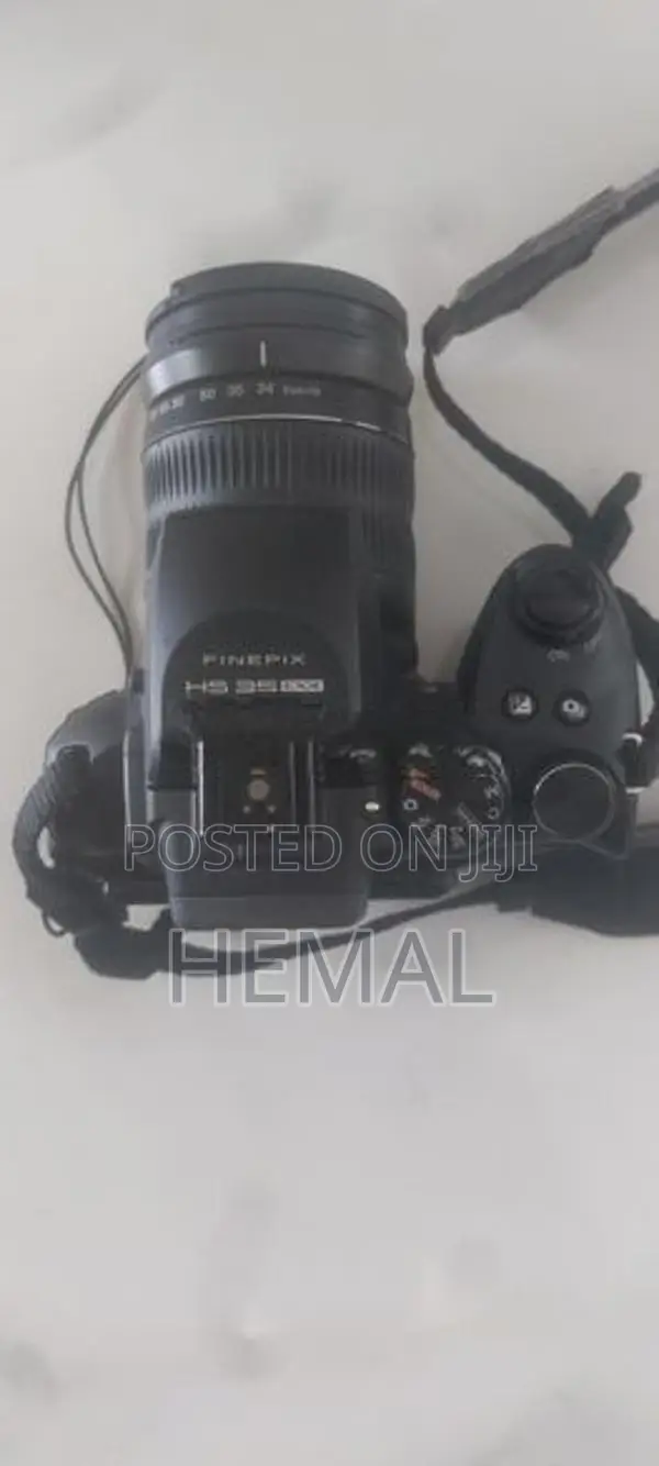 Fujifilm FinePix HS35EXR 16.3MP Digital Camera