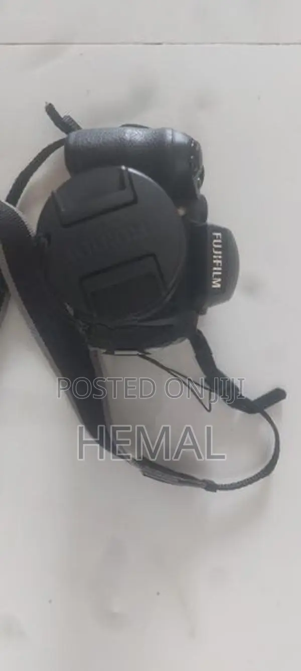 Fujifilm FinePix HS35EXR 16.3MP Digital Camera