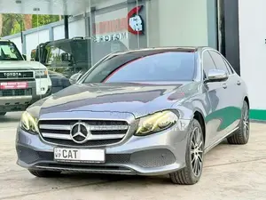 Mercedes Benz E350 SE PREMIUM 2017
