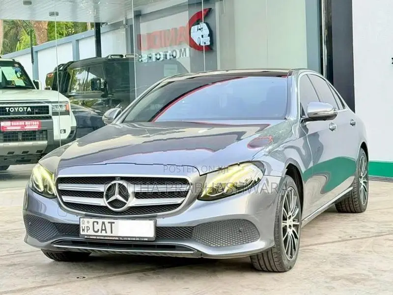 Mercedes Benz E350 SE PREMIUM 2017