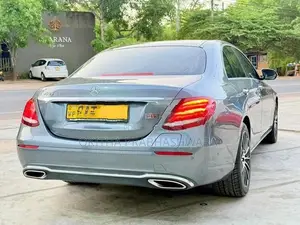 Mercedes Benz E350 SE PREMIUM 2017