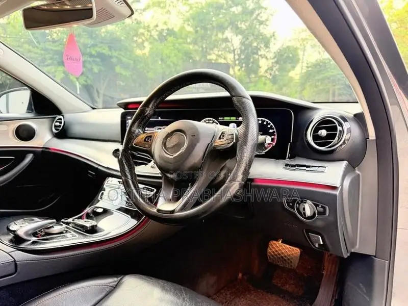 Mercedes Benz E350 SE PREMIUM 2017