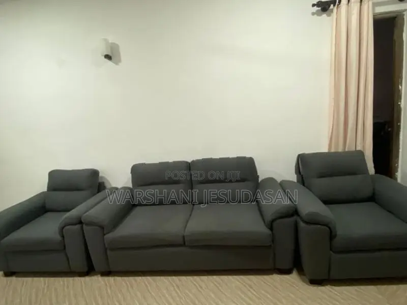 Singer Sofa