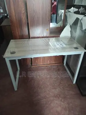 4*2 Ft Finishing Smart Office Table