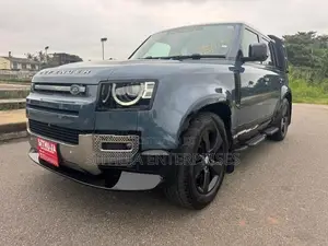 Land Rover Defender 2023