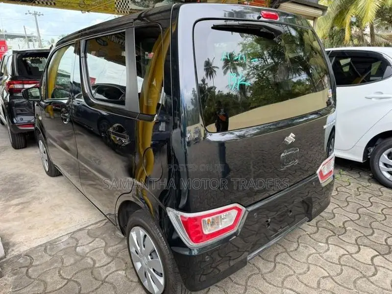Suzuki Wagon R FX Petrol 2025