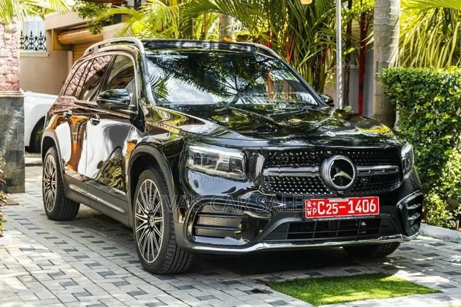 Mercedes Benz GLB 200 AMG Premium + UK 2025