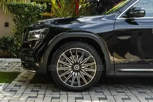 Mercedes Benz GLB 200 AMG Premium + UK 2025