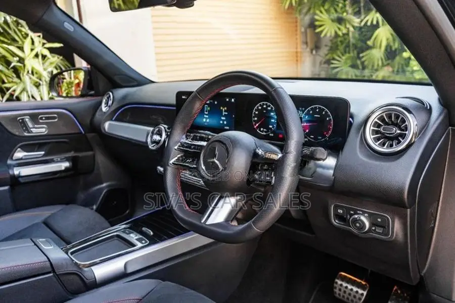 Mercedes Benz GLB 200 AMG Premium + UK 2025