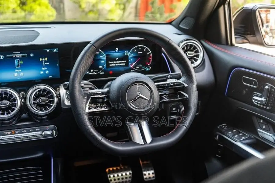 Mercedes Benz GLB 200 AMG Premium + UK 2025