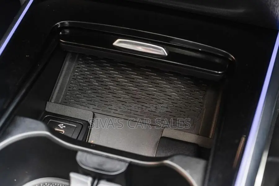 Mercedes Benz GLB 200 AMG Premium + UK 2025