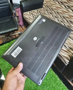 DELL i5 10TH Gen 2.11GHZ 8GB RAM 256GB NVMe Health