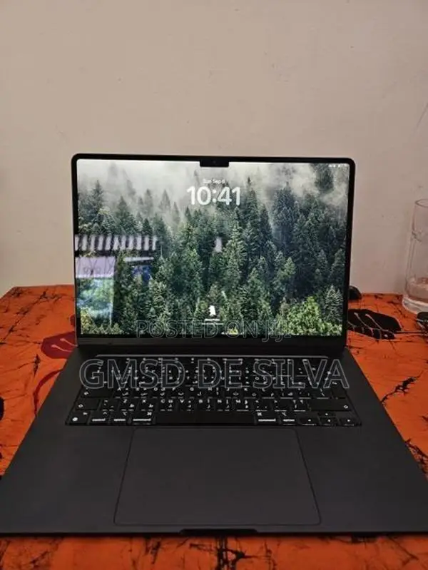 MacBook Air 15" M3 (2024) - Midnight Battery Health Like New