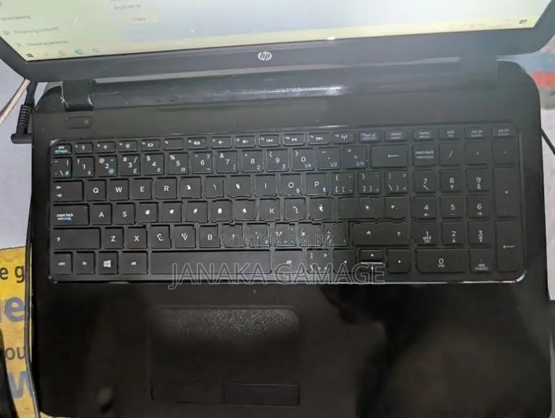 HP AR5B125 **Laptop Charger Included