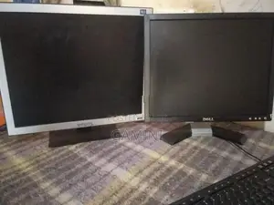 17" DELL / 19" Samsung Monitor