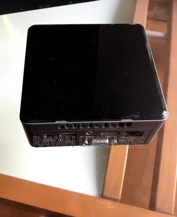 Intel NUC6CAYH Mini PC + HP 18.5” Monitor 4GB RAM 256GB SSD