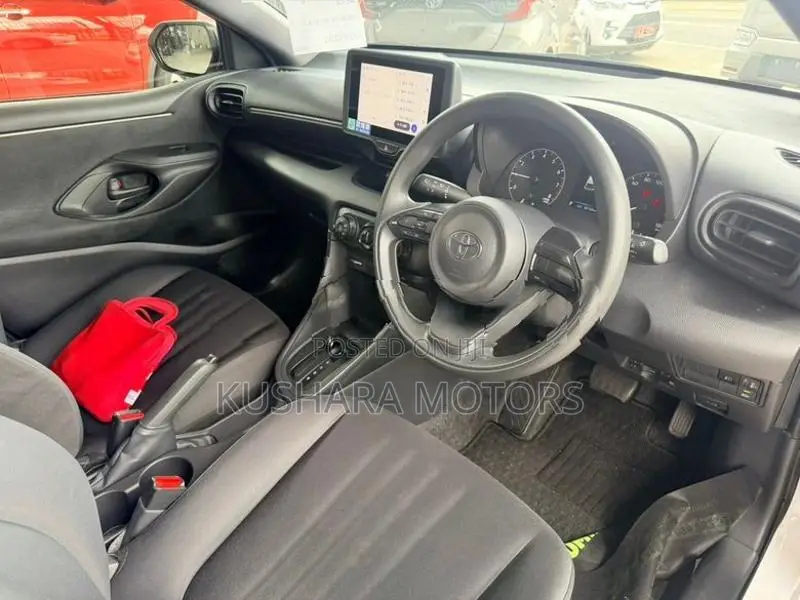Toyota Yaris X Grade Safty 2024