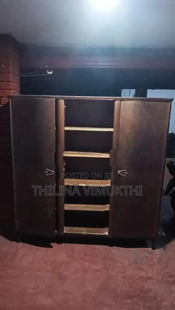 අල්මාරියක්