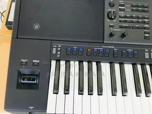 Yamaha Psr SX700 Keyboard