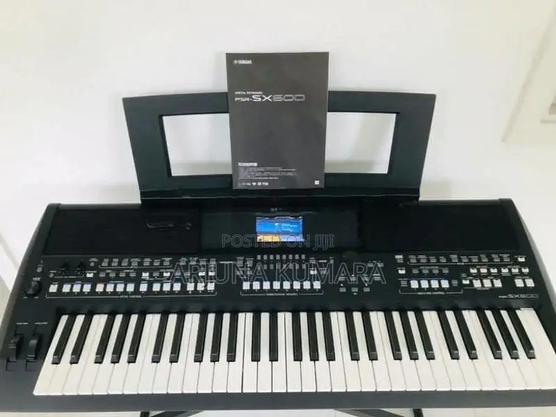 Yamaha Psr SX600 Keyboard