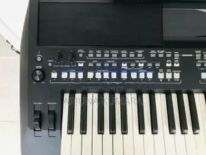 Yamaha Psr SX600 Keyboard
