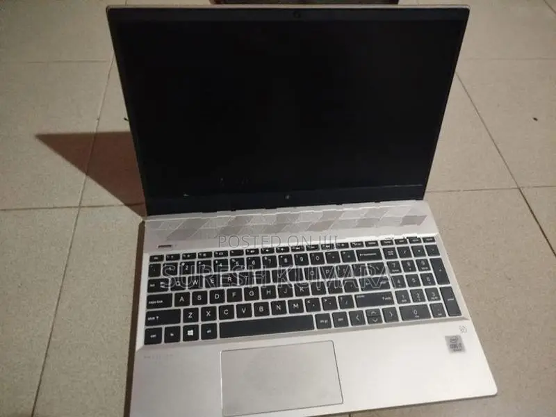 HP Pavilion 15 CS3049tx