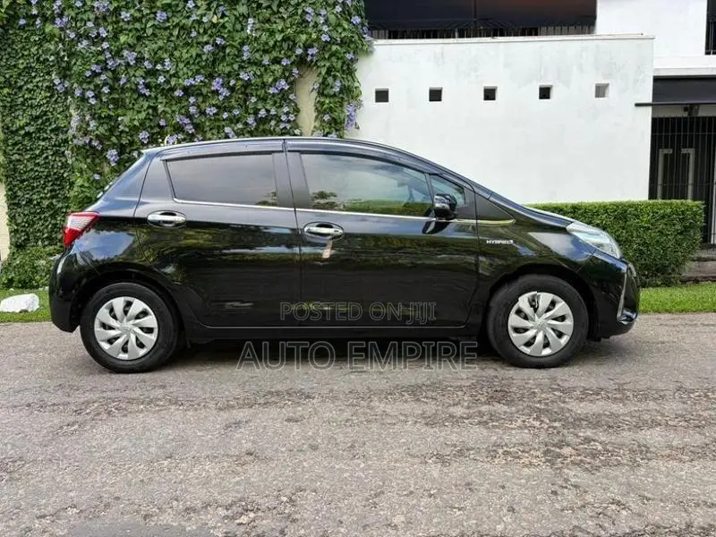 Toyota Vitz Hyrbid 2017
