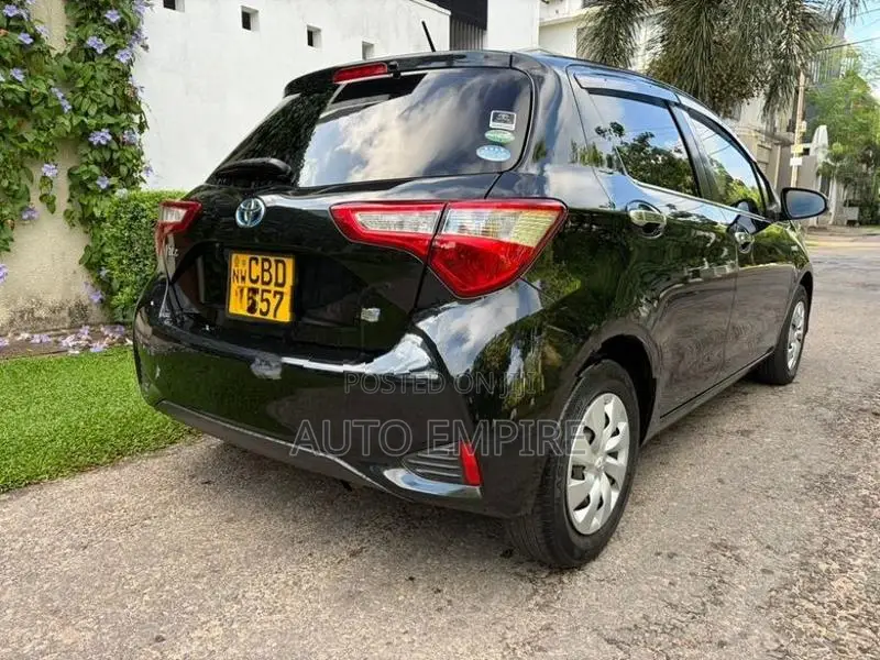 Toyota Vitz Hyrbid 2017