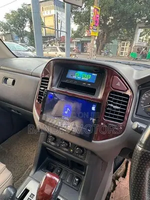 Mitsubishi Montero 2004
