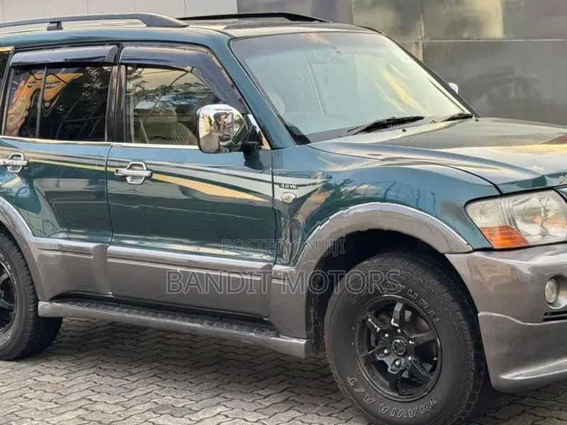 Mitsubishi Montero 2004