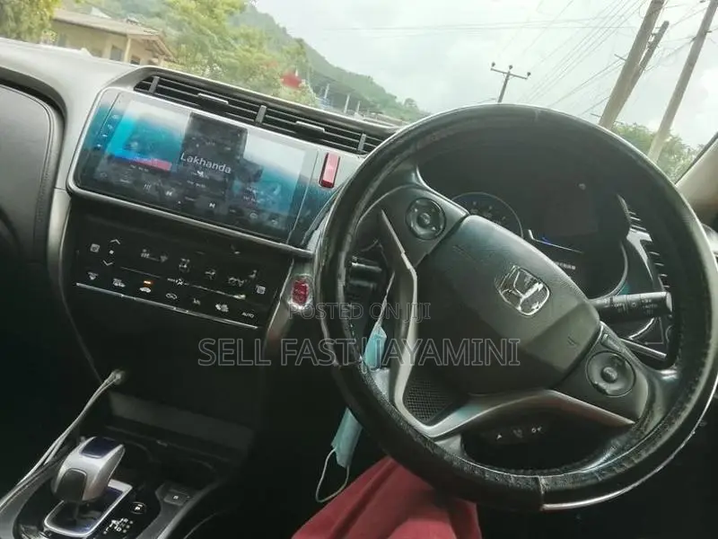 Honda Grace 2014